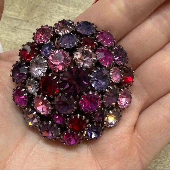 SCHRAGER Vintage Brooch & Clip Earrings Set - Picture 2 of 4